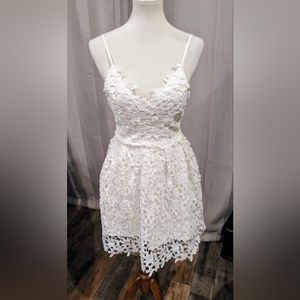 NWT COMI White Lace mini dress w padded bustier top and corset lace up back sz S